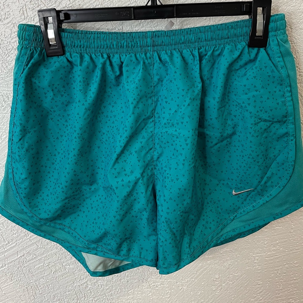 Women’s Nike Tempo Shorts, sz Medium